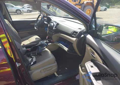 2016 Honda Pilot Elite z USA, uszkodzony, nr VIN 5FNYF6H00GB021113